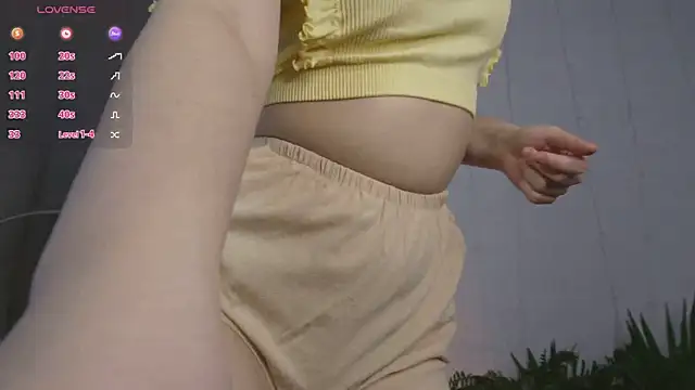 Lina Glow online show from April 2026 06:46:01 AM