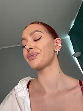 LittleFox    online show from September 2025 06:24:01 AM