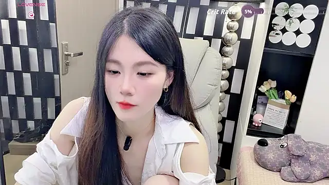 Yueyue-MM online show from May 2026 02:14:02 PM