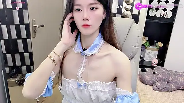 Snapshot of Yueyue-MM chatting on July 2026 01:11:01 AM Yueyue-MM online show from July 2026 01:11:01 AM
