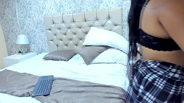 Snapshot of AlahiaJoness chatting on September 2025 03:27:02 PM AlahiaJoness online show from September 2025 03:27:02 PM