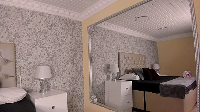 Snapshot of AlahiaJoness chatting on September 2025 03:11:01 AM AlahiaJoness online show from September 2025 03:11:01 AM