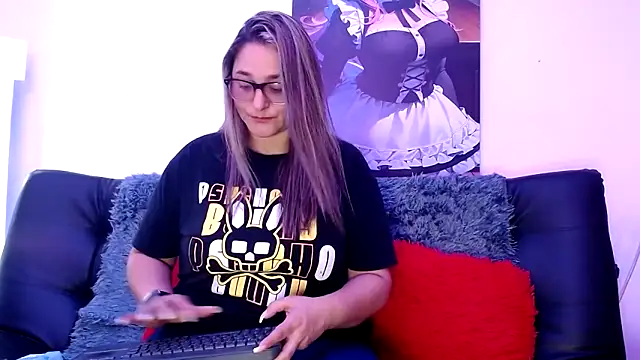 Snapshot of LAHILA_COOPERR chatting on December 2025 01:09:01 PM LAHILA COOPERR online show from December 2025 01:09:01 PM