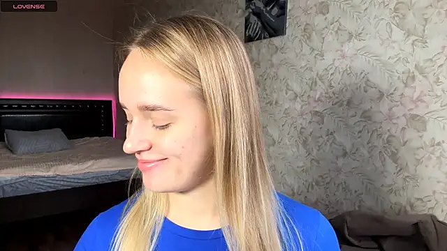 Snapshot of ElisabetLorney chatting on November 2025 08:13:02 AM ElisabetLorney online show from November 2025 08:13:02 AM