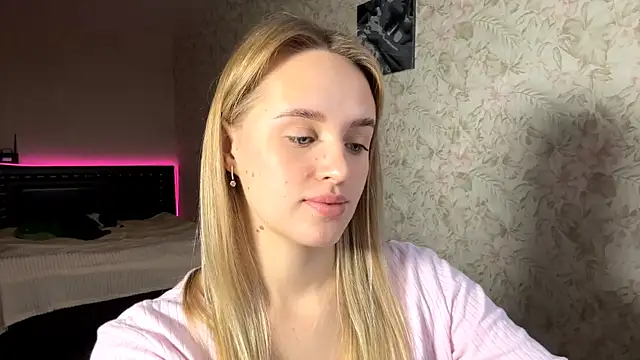 Snapshot of ElisabetLorney chatting on November 2025 08:09:01 AM ElisabetLorney online show from November 2025 08:09:01 AM