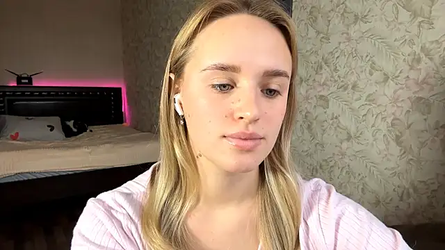 Snapshot of ElisabetLorney chatting on November 2025 08:06:01 AM ElisabetLorney online show from November 2025 08:06:01 AM