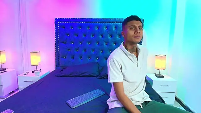 Damian and roxanne online show from September 2025 12:37:02 PM