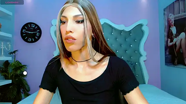 Honey Moontsts online show from March 2026 11:43:02 AM