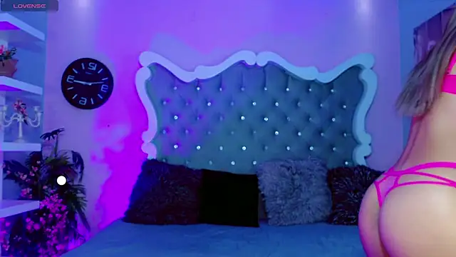 Honey Moontsts online show from April 2026 12:01:01 PM