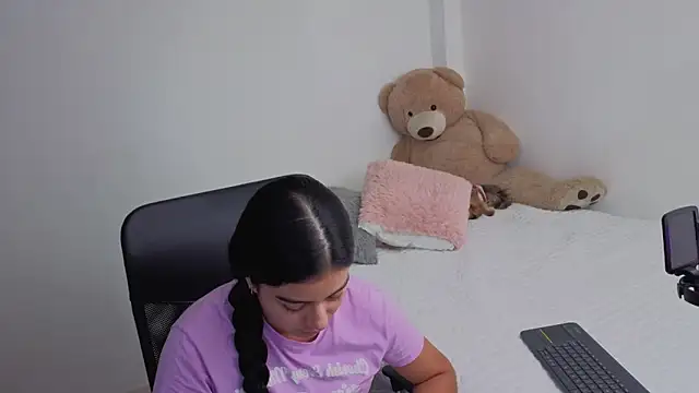 valerihouse online show from January 2026 12:13:02 AM