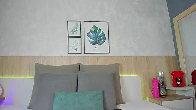 Snapshot of mia_gate chatting on December 2025 11:30:02 AM mia gate online show from December 2025 11:30:02 AM