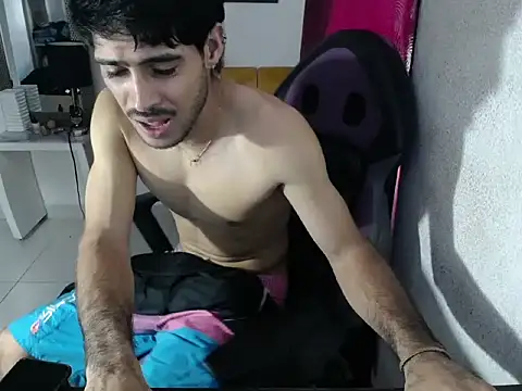 g0lden boss online show from November 2025 01:34:02 PM