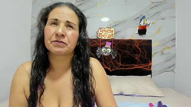 Snapshot of NoelleHartley chatting on October 2025 11:44:02 AM NoelleHartley online show from October 2025 11:44:02 AM