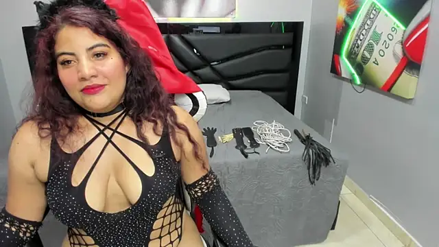 Snapshot of Sara_Bdsm_ chatting on October 2025 03:57:02 PM Sara Bdsm online show from October 2025 03:57:02 PM