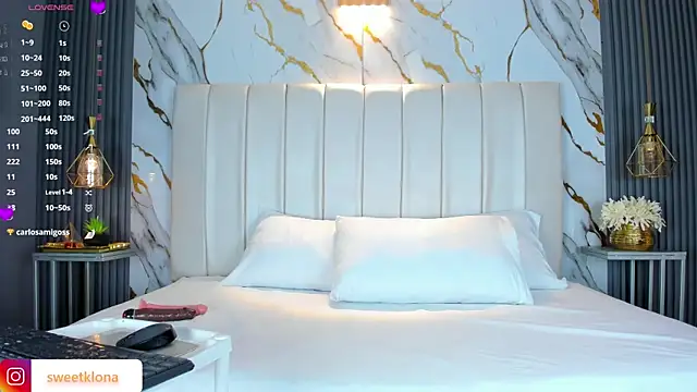 Snapshot of AariaLove chatting on November 2025 05:56:01 PM AariaLove online show from November 2025 05:56:01 PM