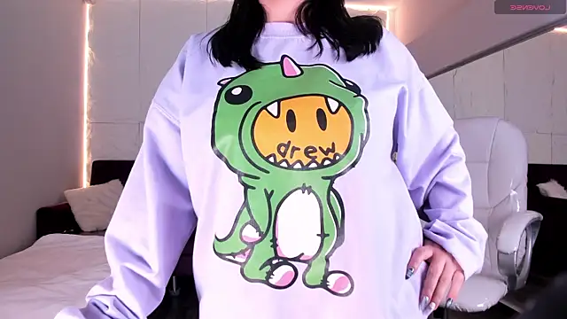 Snapshot of AariaLove chatting on December 2025 10:37:02 PM AariaLove online show from December 2025 10:37:02 PM