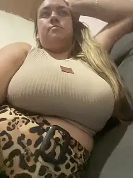 bruna438 online show from April 2026 11:27:01 AM