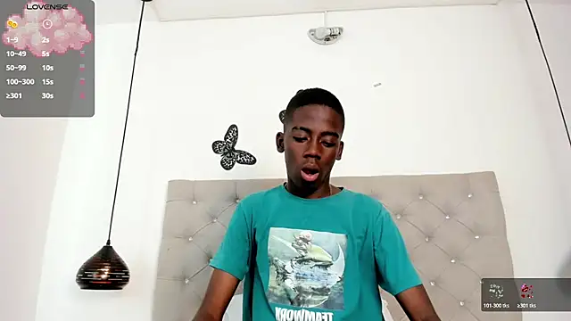 Snapshot of Alan_blacke chatting on November 2025 07:58:01 PM Alan blacke online show from November 2025 07:58:01 PM