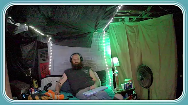 Cowboy815 online show from November 2025 01:11:01 AM