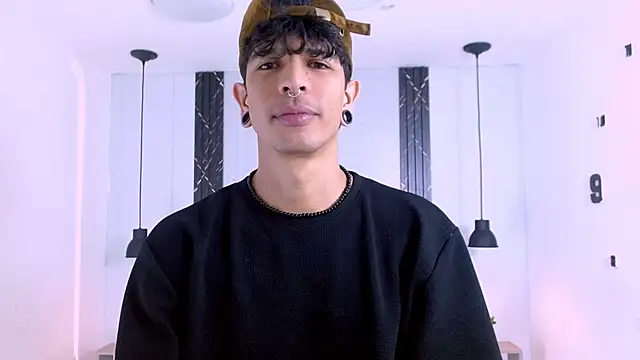 Franvill Trato online show from November 2025 03:58:01 PM