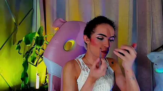 Snapshot of Cristal_Gem1 chatting on July 2026 02:41:01 AM Cristal Gem1 online show from July 2026 02:41:01 AM