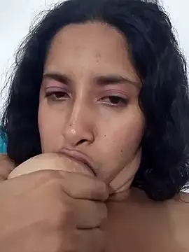 Snapshot of anitotori chatting on September 2025 02:05:01 AM anitotori online show from September 2025 02:05:01 AM