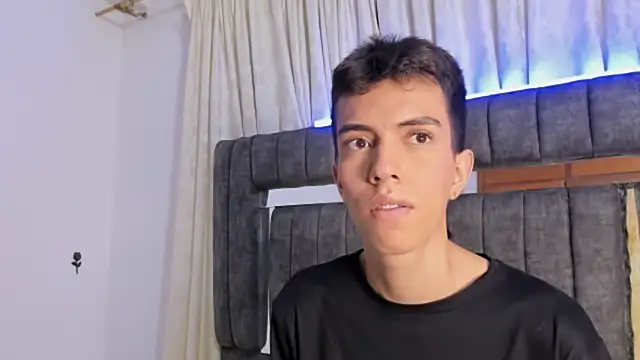 Snapshot of dylan_202520_ chatting on September 2025 11:33:02 AM dylan 202520 online show from September 2025 11:33:02 AM