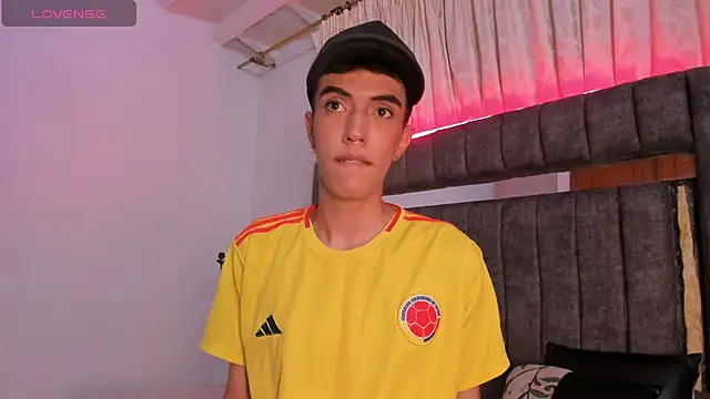 Snapshot of dylan_202520_ chatting on October 2025 11:47:01 PM dylan 202520 online show from October 2025 11:47:01 PM