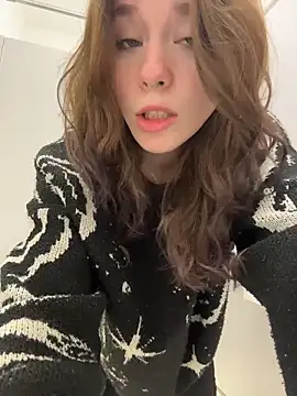 Snapshot of Mimiumuy chatting on November 2025 08:25:02 PM Mimiumuy online show from November 2025 08:25:02 PM