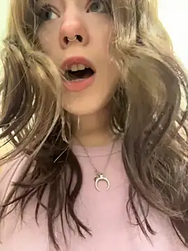 Snapshot of Mimiumuy chatting on November 2025 03:24:02 PM Mimiumuy online show from November 2025 03:24:02 PM