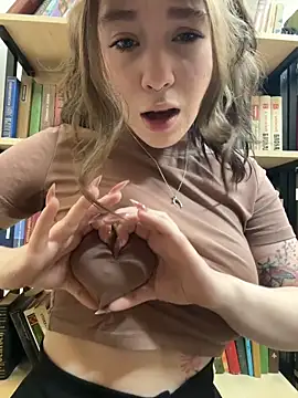 Snapshot of Mimiumuy chatting on December 2025 06:14:03 PM Mimiumuy online show from December 2025 06:14:03 PM