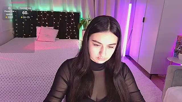 Snapshot of Lola_Sparks chatting on October 2025 04:40:01 AM Lola Sparks online show from October 2025 04:40:01 AM