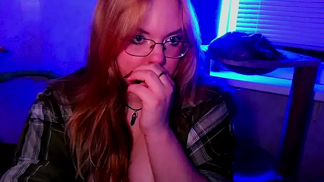 Snapshot of ZayaRush chatting on November 2025 07:03:01 PM ZayaRush online show from November 2025 07:03:01 PM