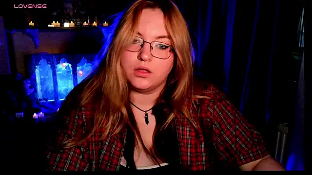 Snapshot of ZayaRush chatting on November 2025 08:45:01 AM ZayaRush online show from November 2025 08:45:01 AM