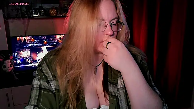 Snapshot of ZayaRush chatting on November 2025 10:14:01 AM ZayaRush online show from November 2025 10:14:01 AM