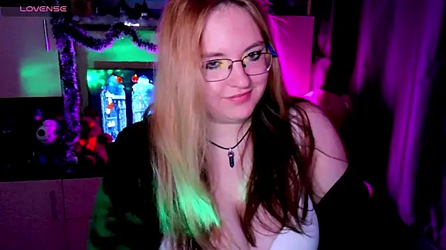 Snapshot of ZayaRush chatting on December 2025 12:58:02 PM ZayaRush online show from December 2025 12:58:02 PM