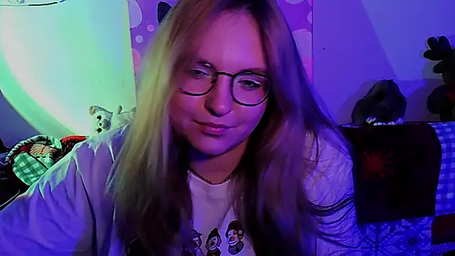 Snapshot of ZayaRush chatting on December 2025 08:04:02 PM ZayaRush online show from December 2025 08:04:02 PM