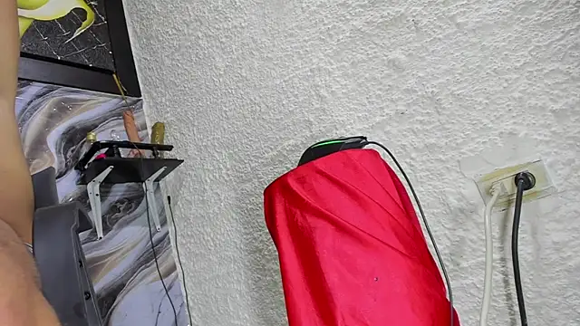 Snapshot of luiferrodri chatting on September 2025 07:41:02 PM luiferrodri online show from September 2025 07:41:02 PM