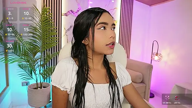 GiaNovak online show from November 2025 01:29:02 PM