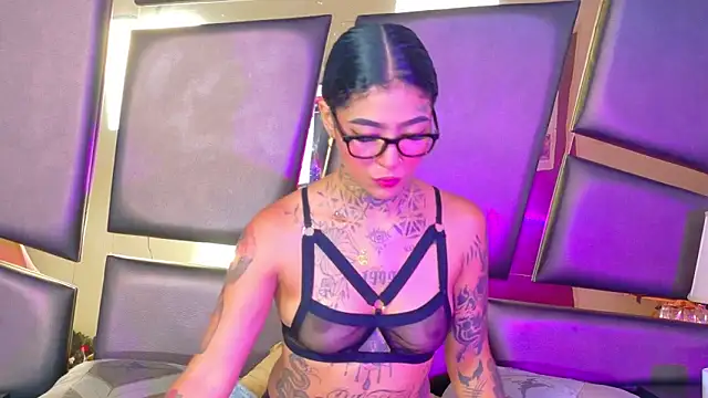 EmilieLake online show from November 2025 08:27:02 PM