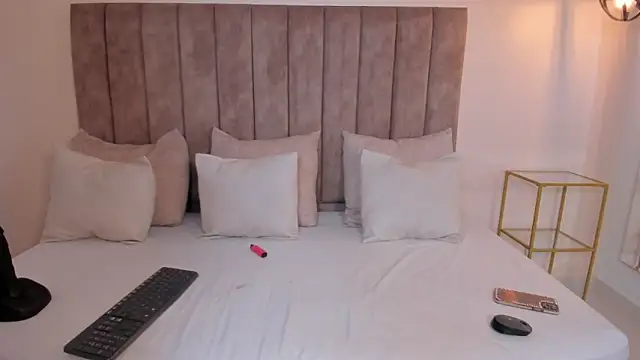 Snapshot of amber_colliiins chatting on November 2025 05:23:01 PM amber colliiins online show from November 2025 05:23:01 PM