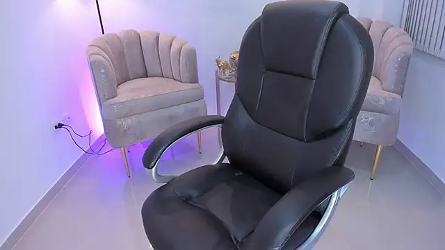 issi loren online show from December 2025 12:59:02 AM