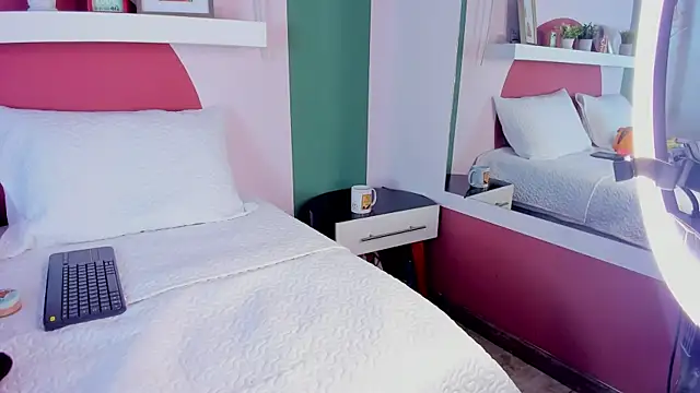 Snapshot of ValeryBoobs1 chatting on October 2025 12:46:02 PM ValeryBoobs1 online show from October 2025 12:46:02 PM