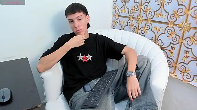 LittleDanny  online show from January 2026 04:56:01 PM