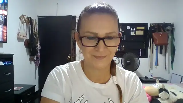 MiaVega online show from December 2025 10:03:01 PM