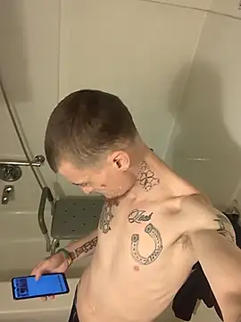 jizzyglizzy92 online show from March 2026 01:01:01 PM