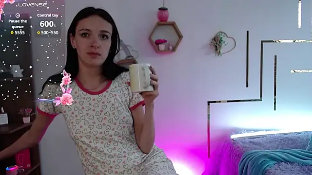 AuroraHans1 online show from April 2026 07:58:01 PM