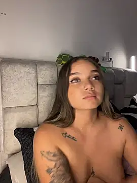Snapshot of AnnyLopezzz_ chatting on June 2026 06:27:02 AM AnnyLopezzz online show from June 2026 06:27:02 AM