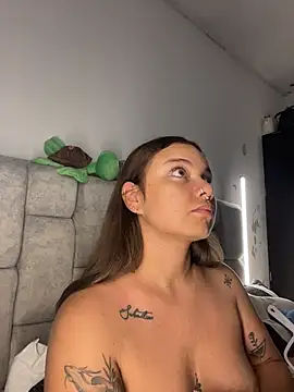 Snapshot of AnnyLopezzz_ chatting on July 2026 06:39:02 AM AnnyLopezzz online show from July 2026 06:39:02 AM