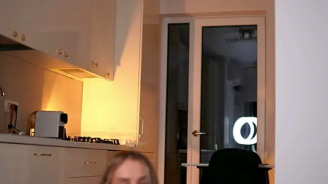 ElaraShine online show from May 2026 06:26:01 PM